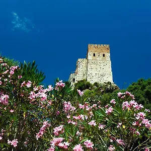 https://castello-malicas.in-sardinia.net