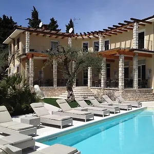 https://hotel-baia-dei-pini.hotelinveneto.com
